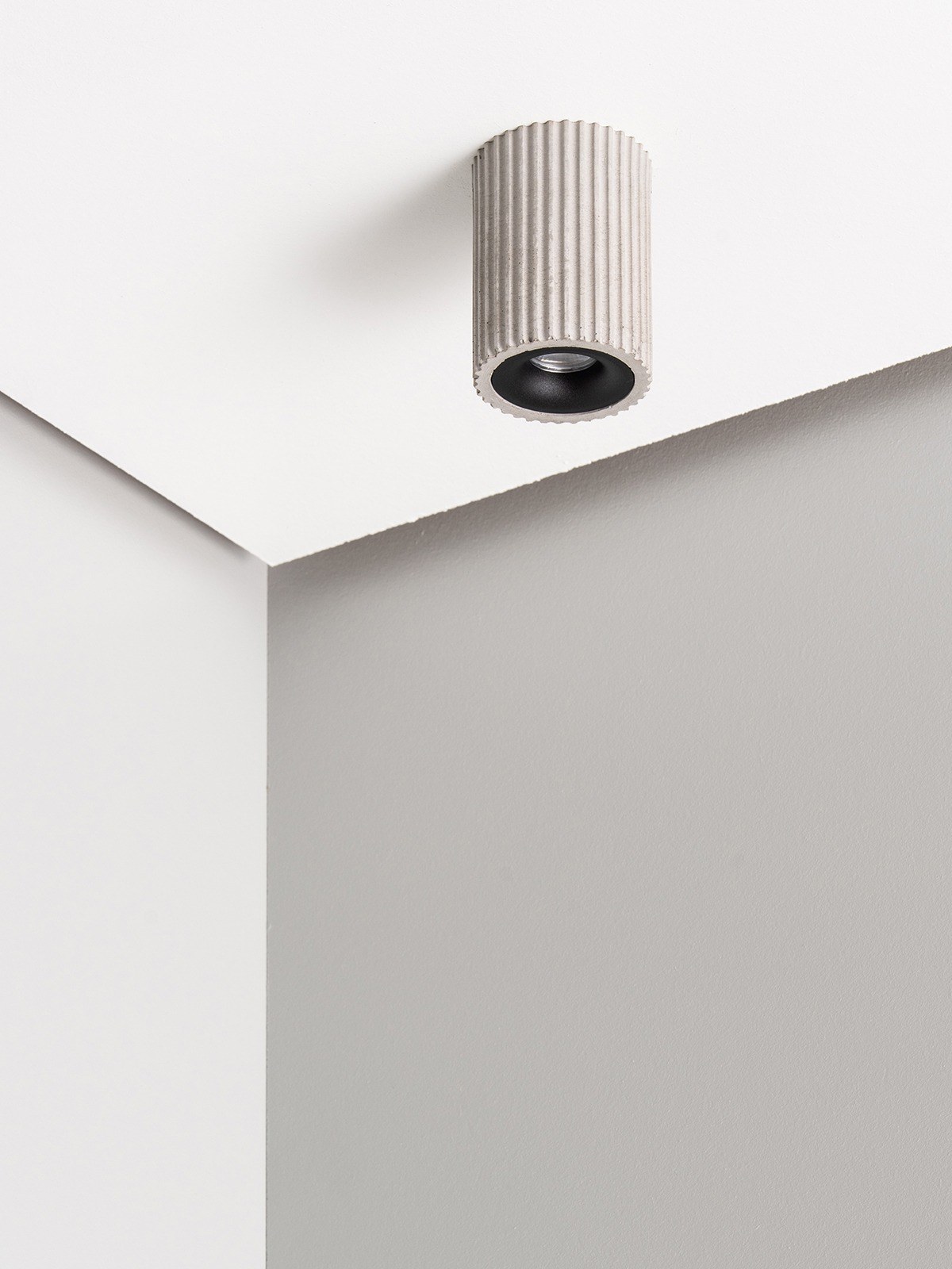Plafonnier S2 en béton par Stefan Gant x Gant Lights Plafonnier S2 en béton par Stefan Gant x Gant Lights, taille S2s, gris clair