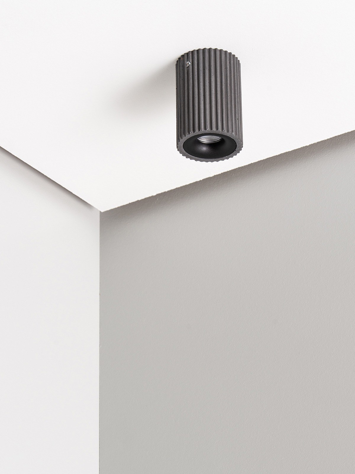 Plafonnier S2 en béton par Stefan Gant x Gant Lights Plafonnier S2 en béton par Stefan Gant x Gant Lights, taille S2s, gris foncé