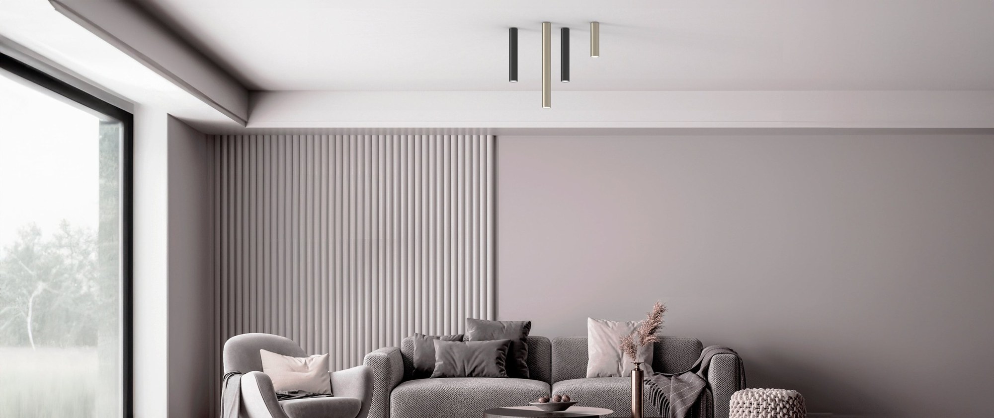 Plafonnier tube Rose en fer par Robin Lamps plafonnier tube Rose vue large du salon avec quatre tubes au plafond au-dessus du canapé gris