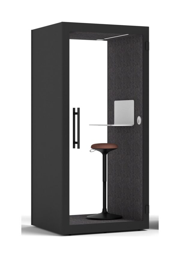 pod acoustique B-mybox Bralco One, cabine vitrée noire avec tabouret et tablette, fond blanc