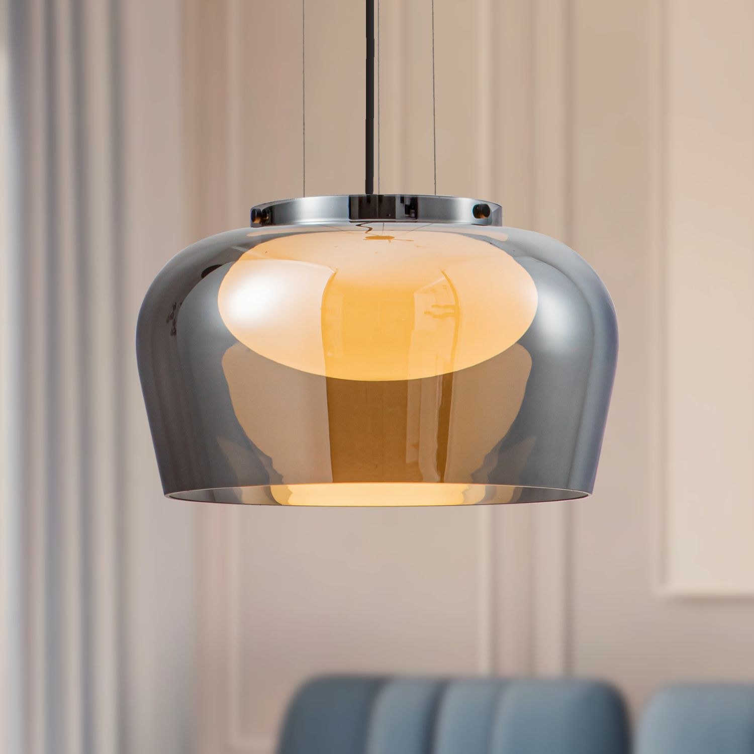 Suspension bol en verre fumé ou ambré à intérieur blanc, GX53 suspension bol verre fumé de 38 cm, gros plan sur le verre et le diffuseur blanc