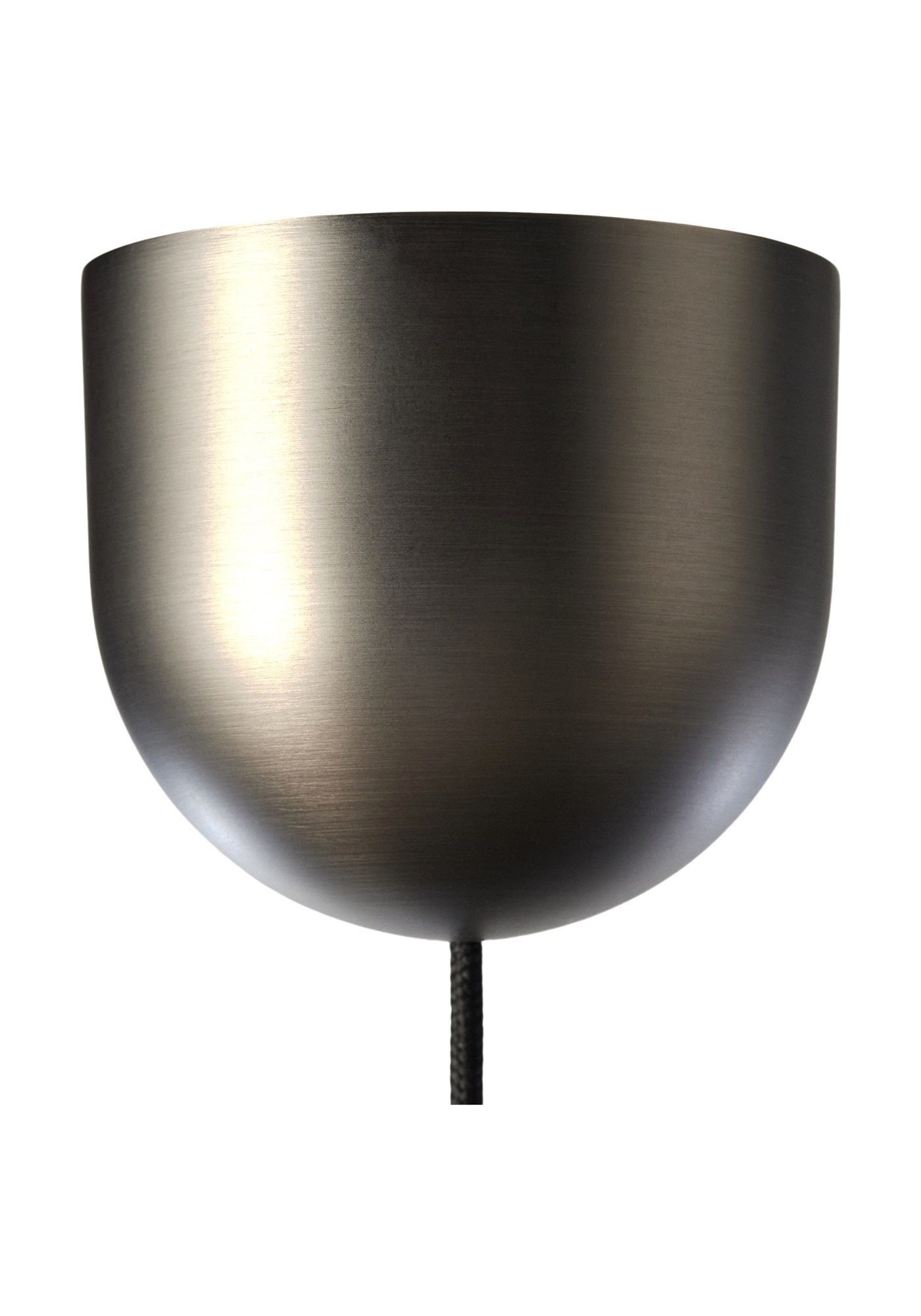 Suspension Palla P135 DTW en verre opale par Antidark suspension Palla P135 Antidark, détail du baldaquin en titane