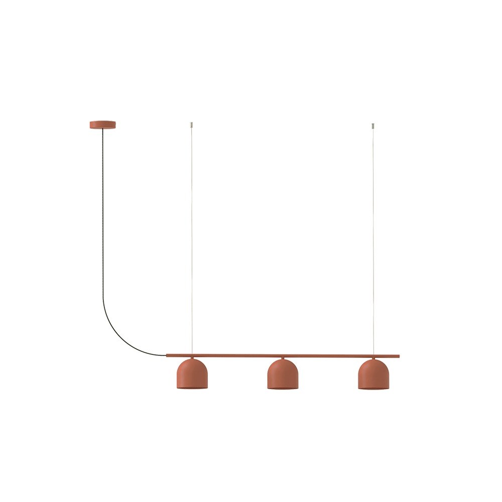 Suspension Rio Chandelier en fer par Robin Lamps Suspension Rio Chandelier en fer par Robin Lamps, taille S, 3 abat-jours, finition rouge