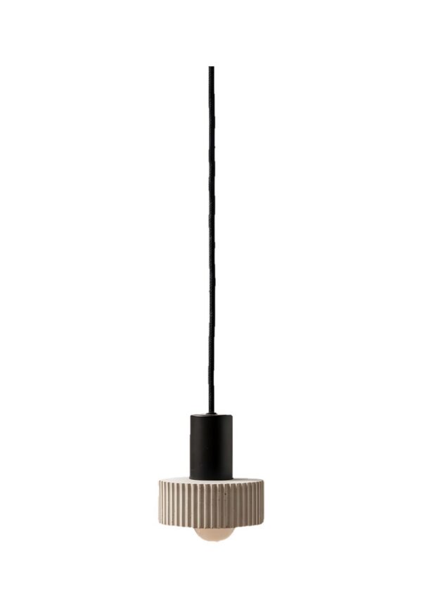Lampe béton : luminaires en béton brut ou poli Suspension S5 en béton par Stefan Gant x Gant Lights, gris clair