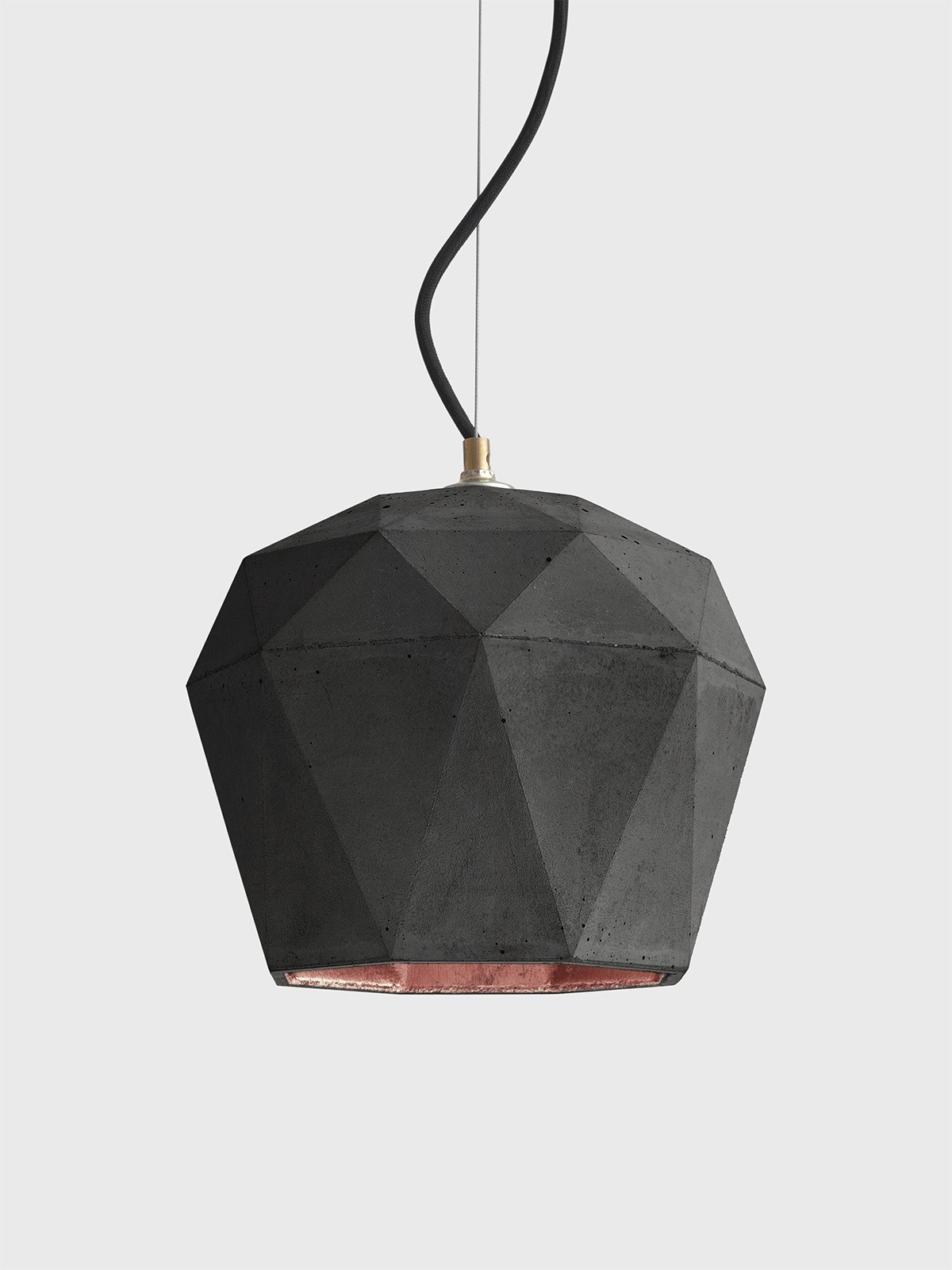 Suspension T4 béton foncé triangulaire par Stefan Gant x Gant Lights Suspension T4 béton foncé avec intérieur cuivre