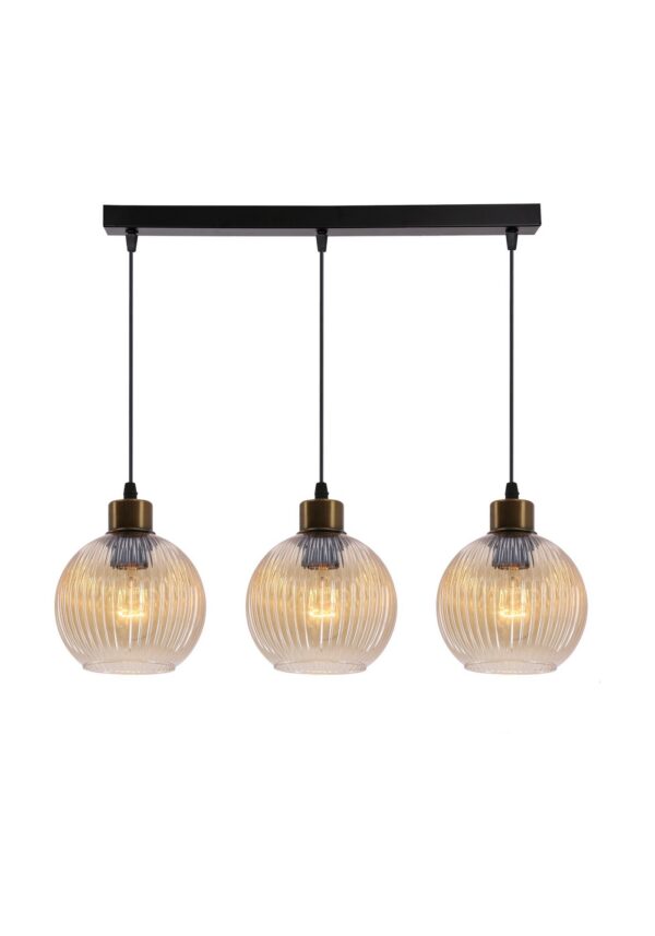 suspension verre cannelé ambré trois lumieres sur barre sur fond blanc