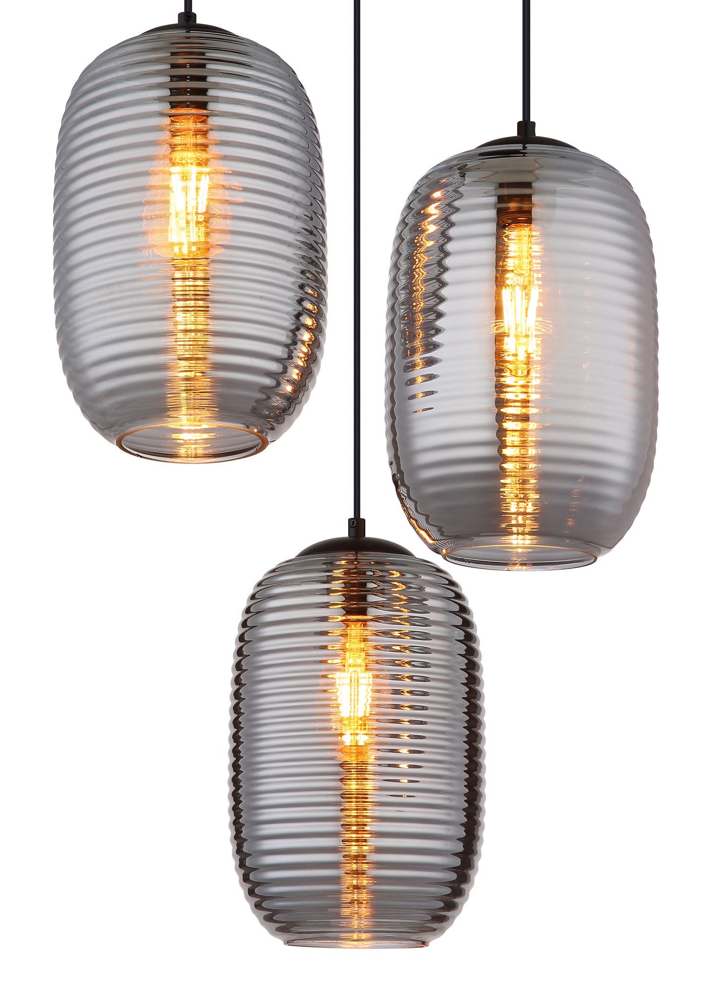 Suspension verre rainuré ambre ou fumé, 1, 3 ou 4 lumières suspension verre rainuré gros plan sur les trois abat-jours en verre fumé rainuré