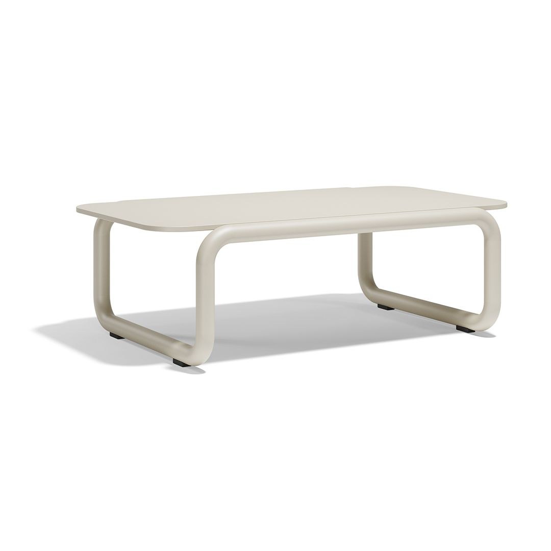 Table basse Gum en aluminium au design contemporain par Ramón Esteve x Vondom table basse Gum Vondom haute coloris écru