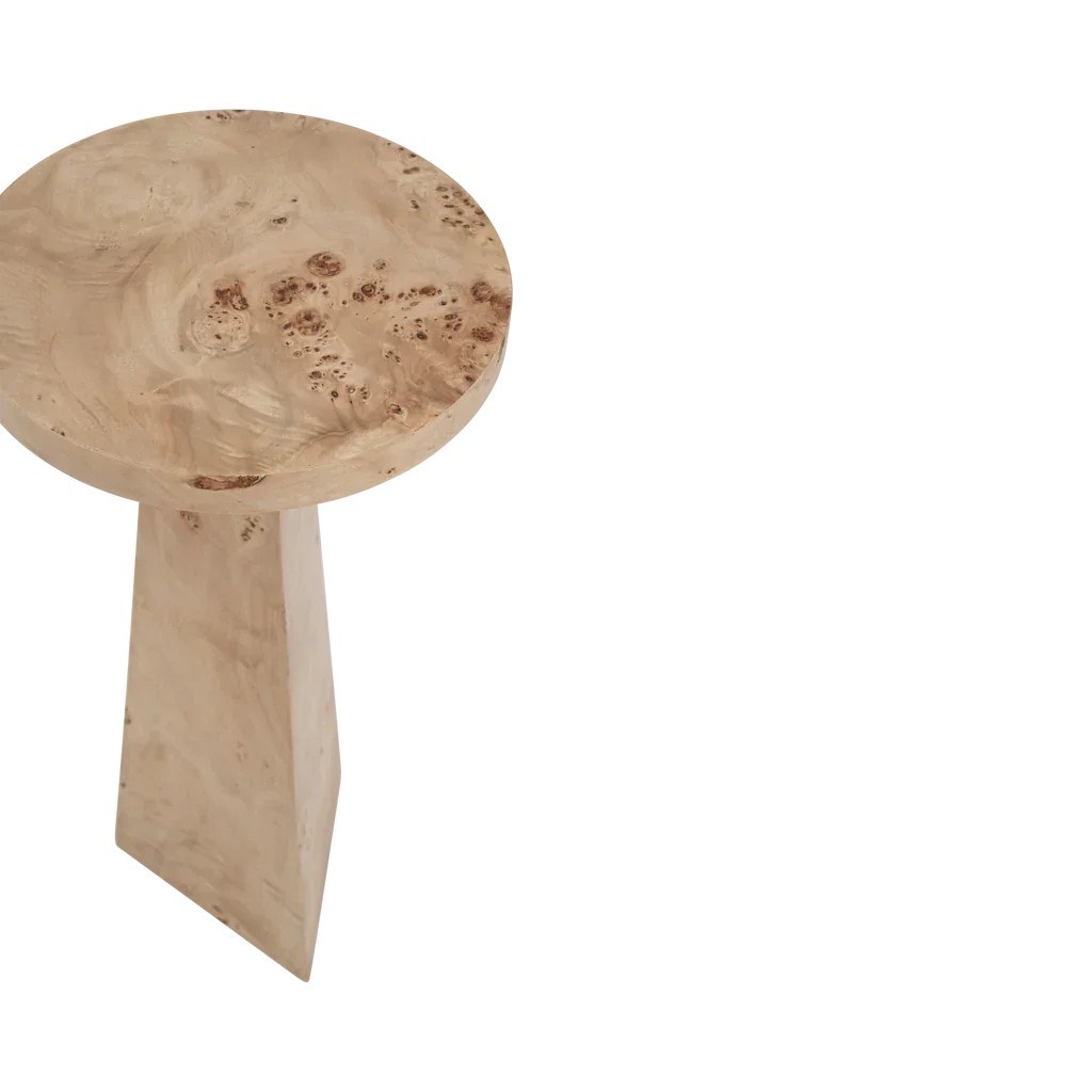 Table d'appoint Mota par Urban Nature Culture, bois de loupe table d'appoint bois de loupe Mota Urban Nature Culture, vue du plateau en placage de bois de loupe, veines et nœuds