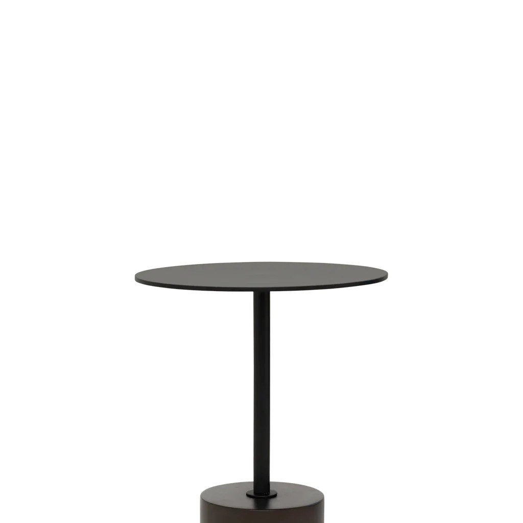 Table d'appoint Macy A par Urban Nature Culture, bois et métal table d'appoint bois Macy A Urban Nature Culture, détail du plateau noir et de la tige