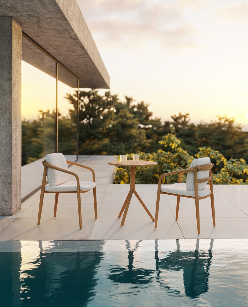Table d'appoint Fusta en teck au design contemporain par Ramón Esteve x Vondom table d'appoint Fusta Vondom en situation, photo d'ambiance