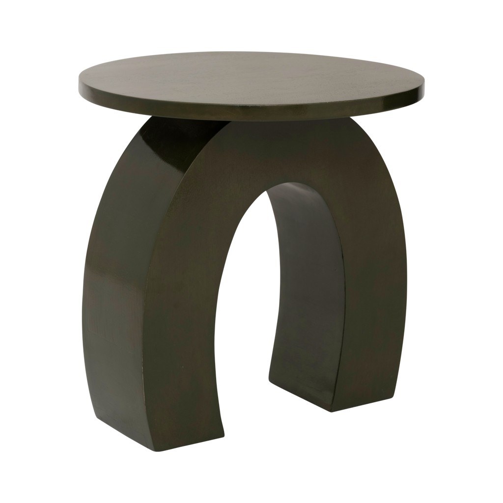 Table d'appoint Fero par Urban Nature Culture, manguier kalamata table d'appoint manguier Fero Urban Nature Culture, vue de trois quarts sur fond blanc