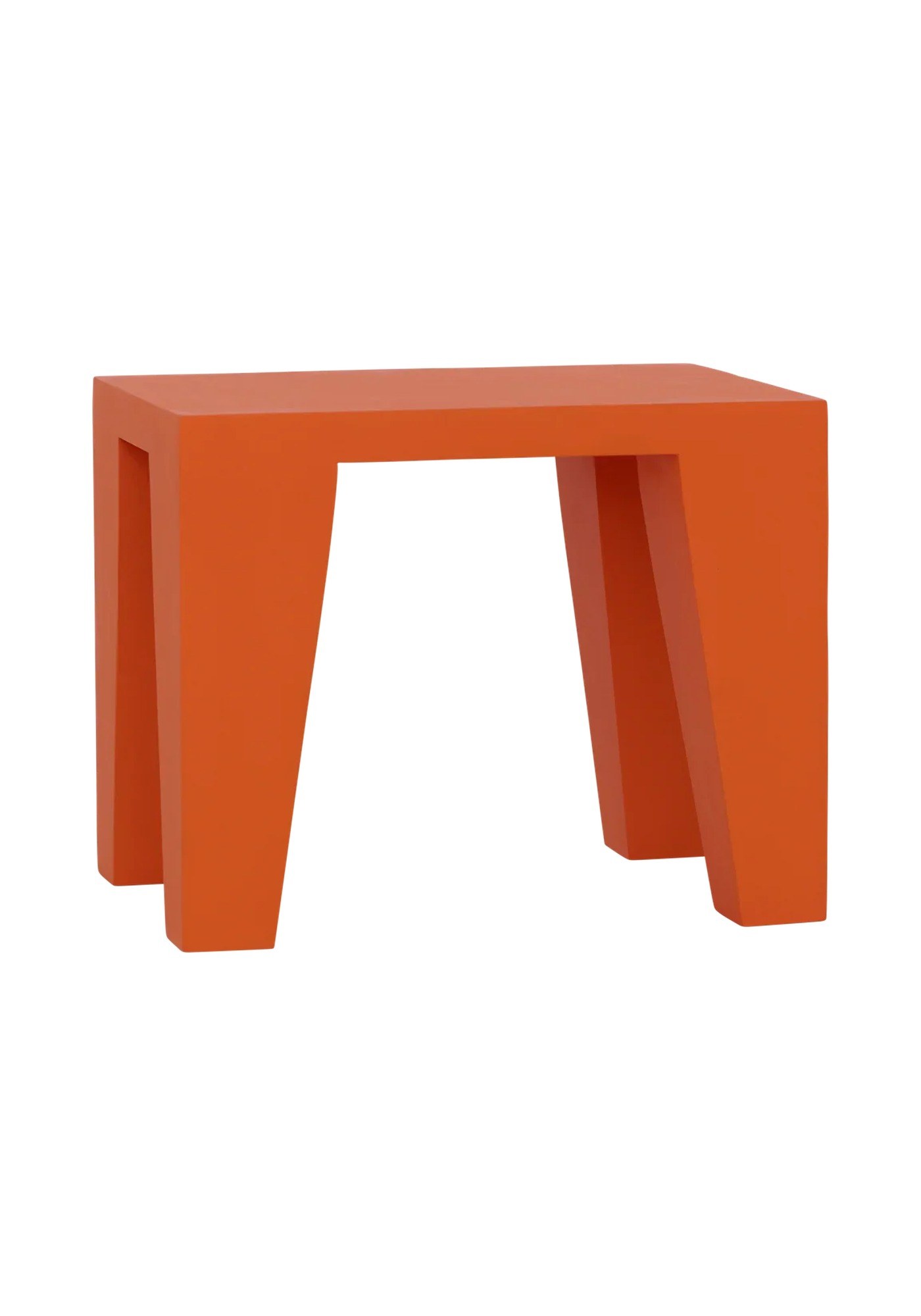 Table d'appoint Léon par Urban Nature Culture, manguier orange table d'appoint manguier Léon Urban Nature Culture, table en manguier orange flamme sur fond blanc