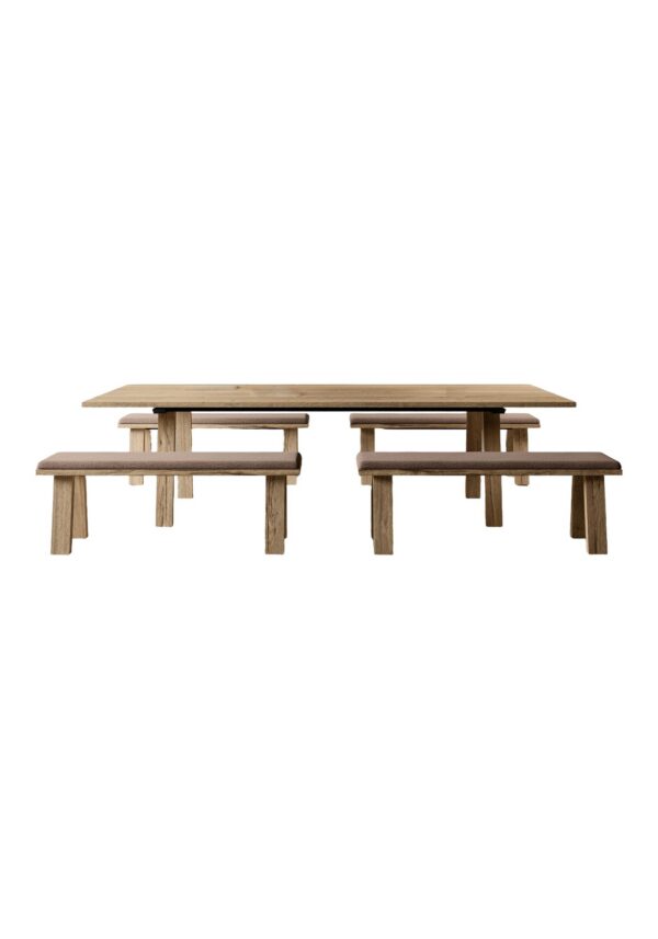 table de réunion Farm Bralco en chêne vieilli entourée de banquettes à coussin, fond blanc