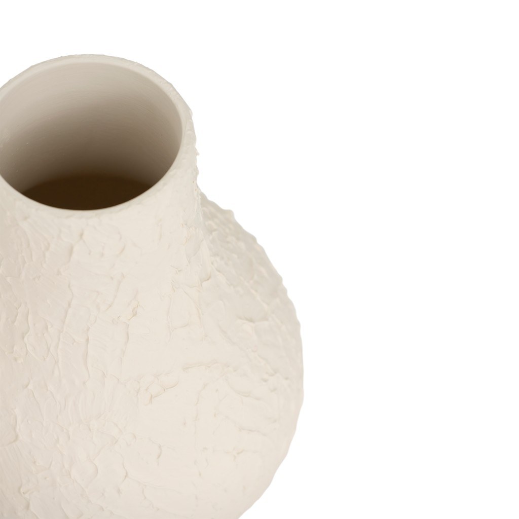 Vase Risa par Urban Nature Culture, céramique blanc cassé vase céramique Risa Urban Nature Culture, détail du col et de la surface spatulée