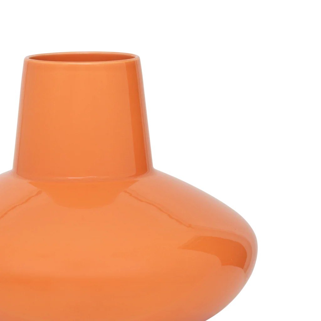 Vase Saule par Urban Nature Culture, céramique orange nectarine vase céramique Saule Urban Nature Culture, détail du col droit et du corps orange brillant