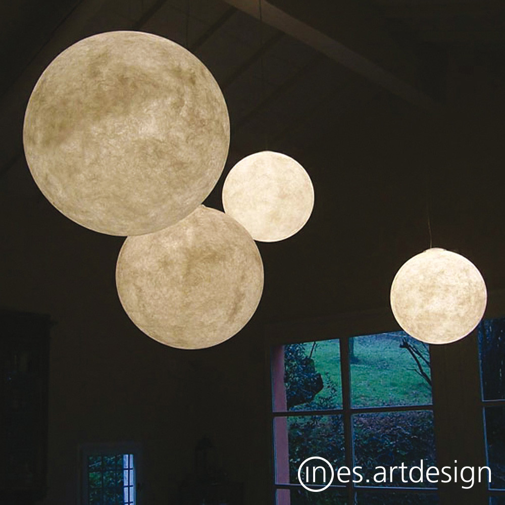 Suspension lune Liberty au design original et moderne Luna en Nebulite par Inesartdesign