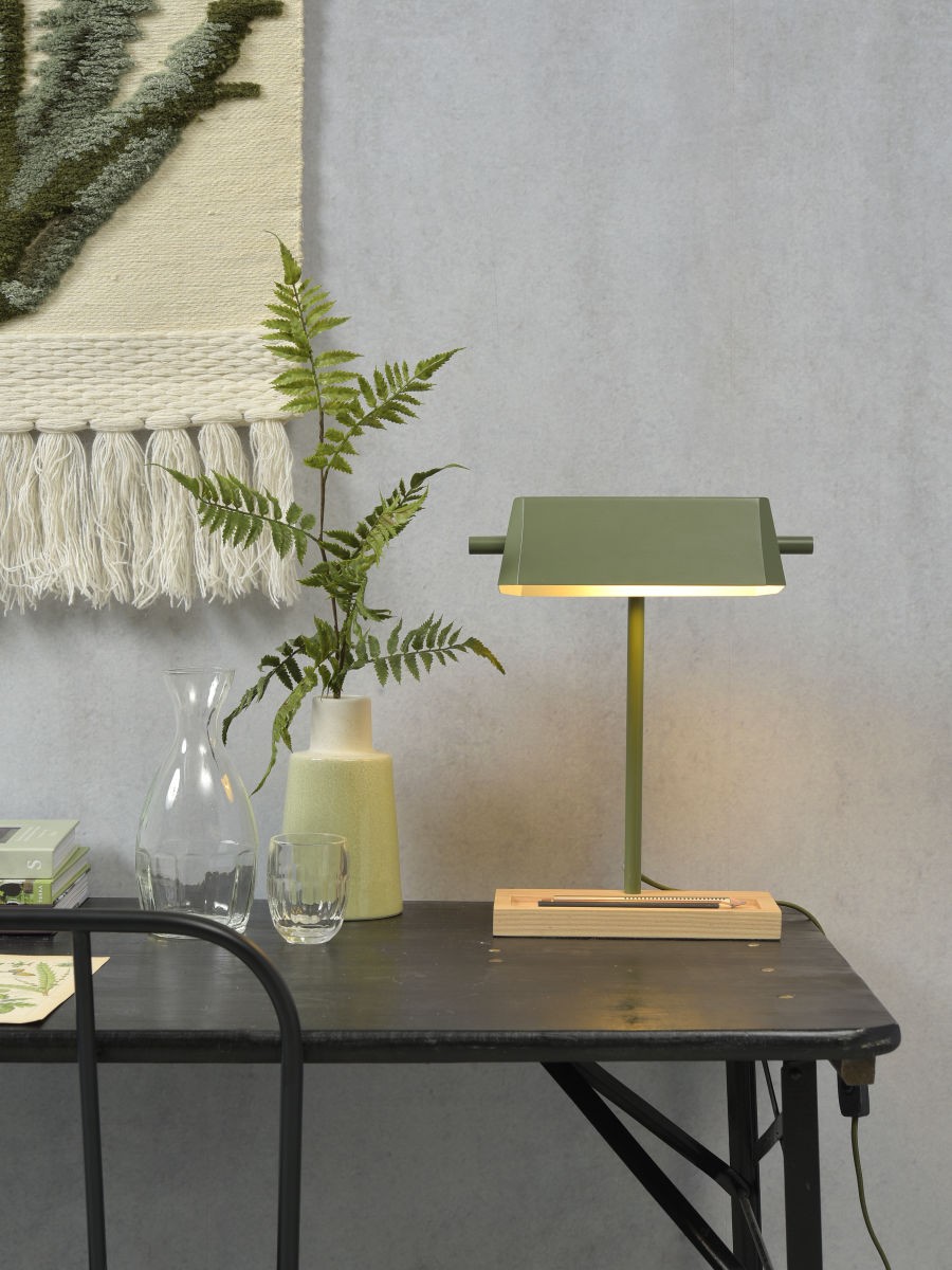 Lampe à poser Cambridge en bois au design industriel par It's About Romi Lampe à poser Cambridge en bois au design industriel par It's About Romi