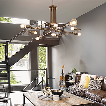 Suspension design Victoire en métal avec finition en laiton vieilli pour un design vintage