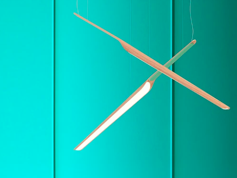 Suspension en bois Swan-Wing Led au design scandinave par Tunto Suspension en bois Swan-Wing Led au design scandinave par Tunto