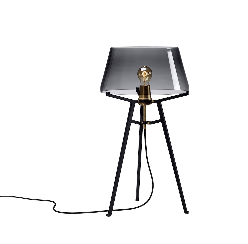 Lampe à poser Ella noir avec abat-jour en verre soufflé par Anton de Groof X Tonone Lampe à poser Ella noir avec abat-jour en verre soufflé par Anton de Groof X Tonone
