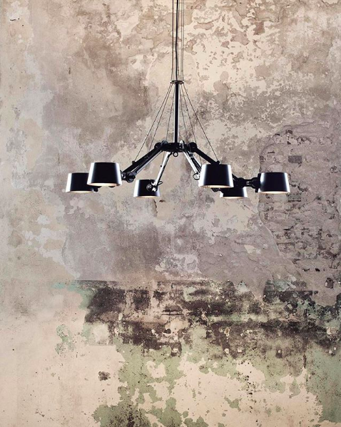 Chandelier Bolt avec 6 bras articulés au design industriel par Anton de Groof X Tonone Chandelier Bolt avec 6 bras articulés au design industriel par Anton de Groof X Tonone