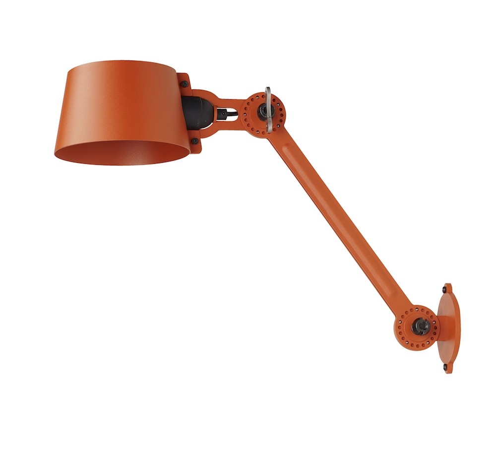 Applique Bolt latéral avec bras articulé au design industriel par Anton de Groof X Tonone Applique Bolt latéral avec bras articulé au design industriel par Anton de Groof X Tonone
