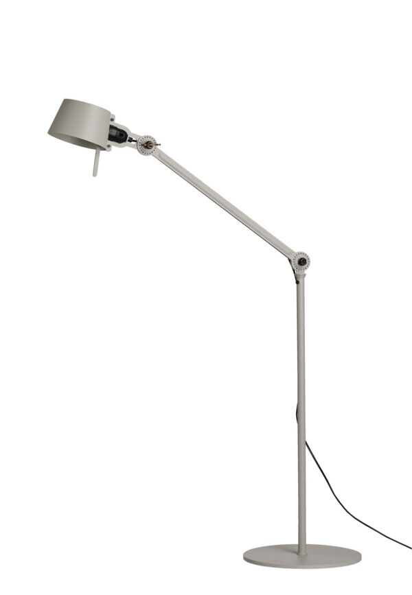 Lampadaire industriel Bolt petit avec un bras articulé par Anton de Groof X Tonone