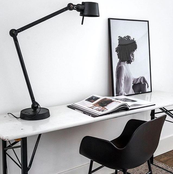 Lampe à poser Bolt avec deux bras articulés en métal par Anton de Groof X Tonone Lampe à poser Bolt avec deux bras articulés en métal par Anton de Groof X Tonone