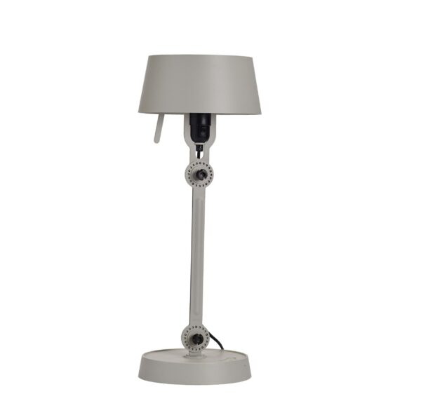 Lampe à poser Bolt Desk small avec un bras articulé au design industriel par Anton de Groof X Tonone