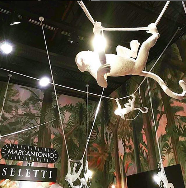 Suspension the Monkey SWING en résine blanc par Seletti x MARCANTONIO Suspension the Monkey SWING en résine blanc par Seletti x MARCANTONIO