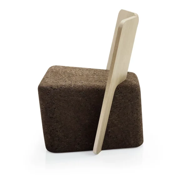 Chaise design original Cut Lounge en liège noir et bois