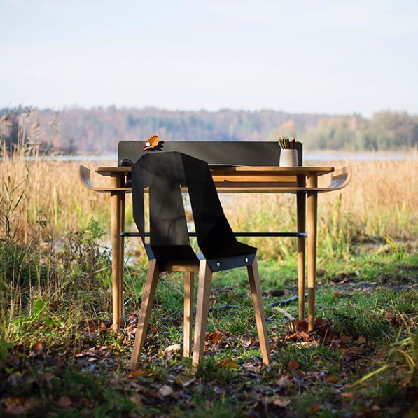 Bureau Gapa en bois de chêne au design scandinave et vintage par Tabanda Bureau Gapa en bois de chêne au design scandinave et vintage par Tabanda