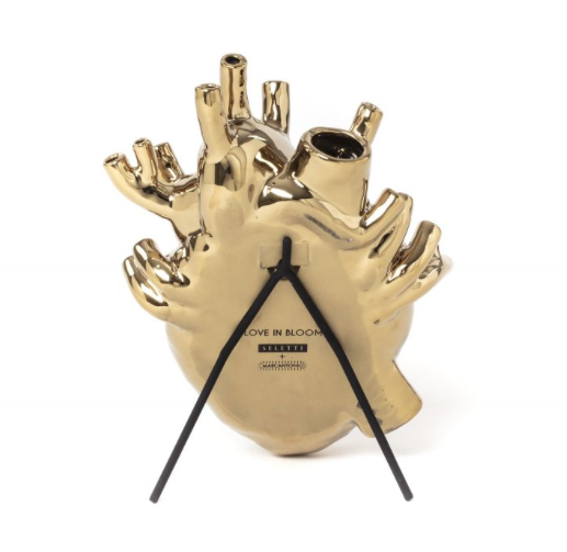 Vase Love in Bloom Gold en porcelaine en forme de coeur par Marcantonio X Seletti Vase design Love in Bloom Gold en porcelaine en forme de coeur par Marcantonio X Seletti