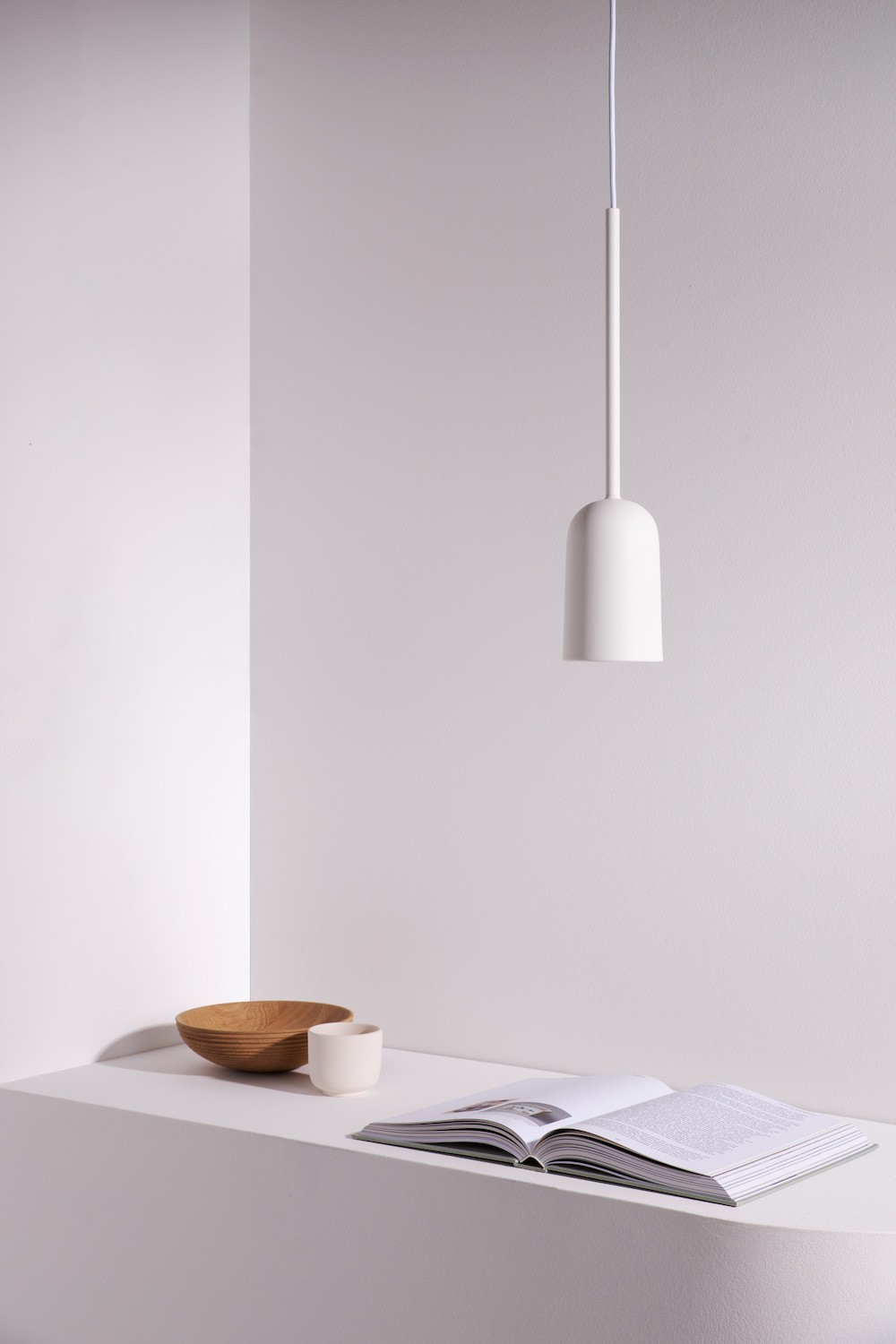 Suspension Figura Arc en aluminium par Schneid Lighting Suspension Figura Arc en aluminium par Schneid Lighting
