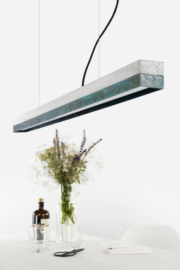 Suspension Design C1 Rectangular 122 cm en cuivre oxydé et béton par Gant Light