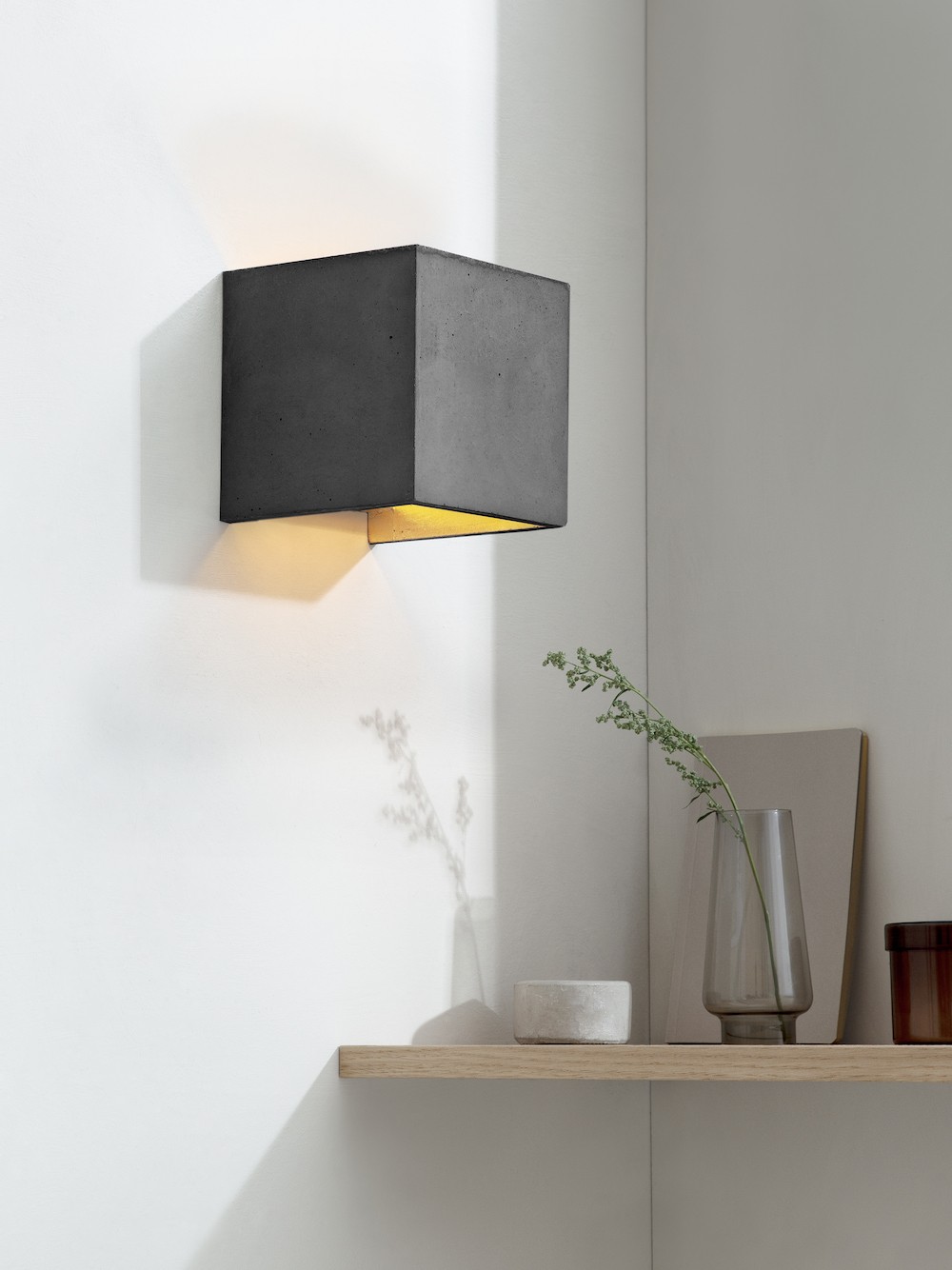 Applique Design B3 Gris Cubic au design industriel en béton par Gant Light Applique Design B3 Gris Cubic au design industriel en béton par Gant Light