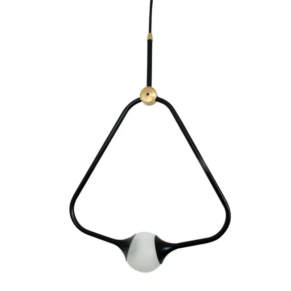Suspension Medal en laiton au design chic et élégant