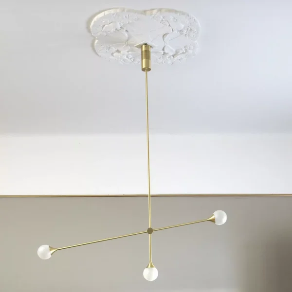 Suspension Bulluram SI-3 en laiton au design chic et élégant
