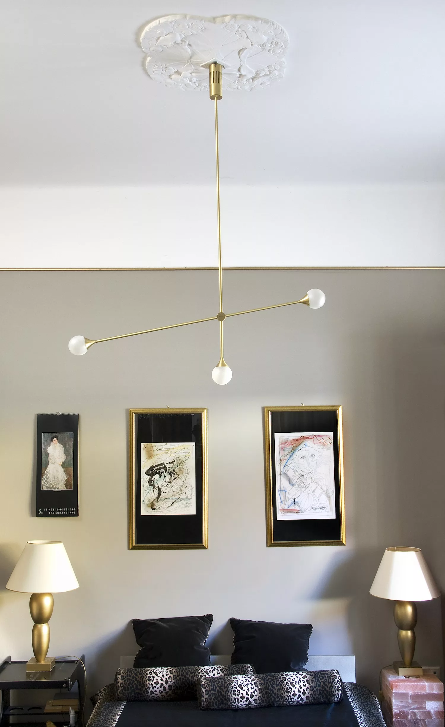 Suspension Bulluram SI-3 en laiton au design chic et élégant