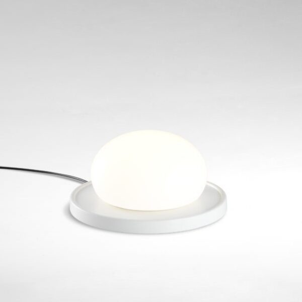 Lampe à poser magnétisée Bolita en verre soufflé par kaschkasch x Marset