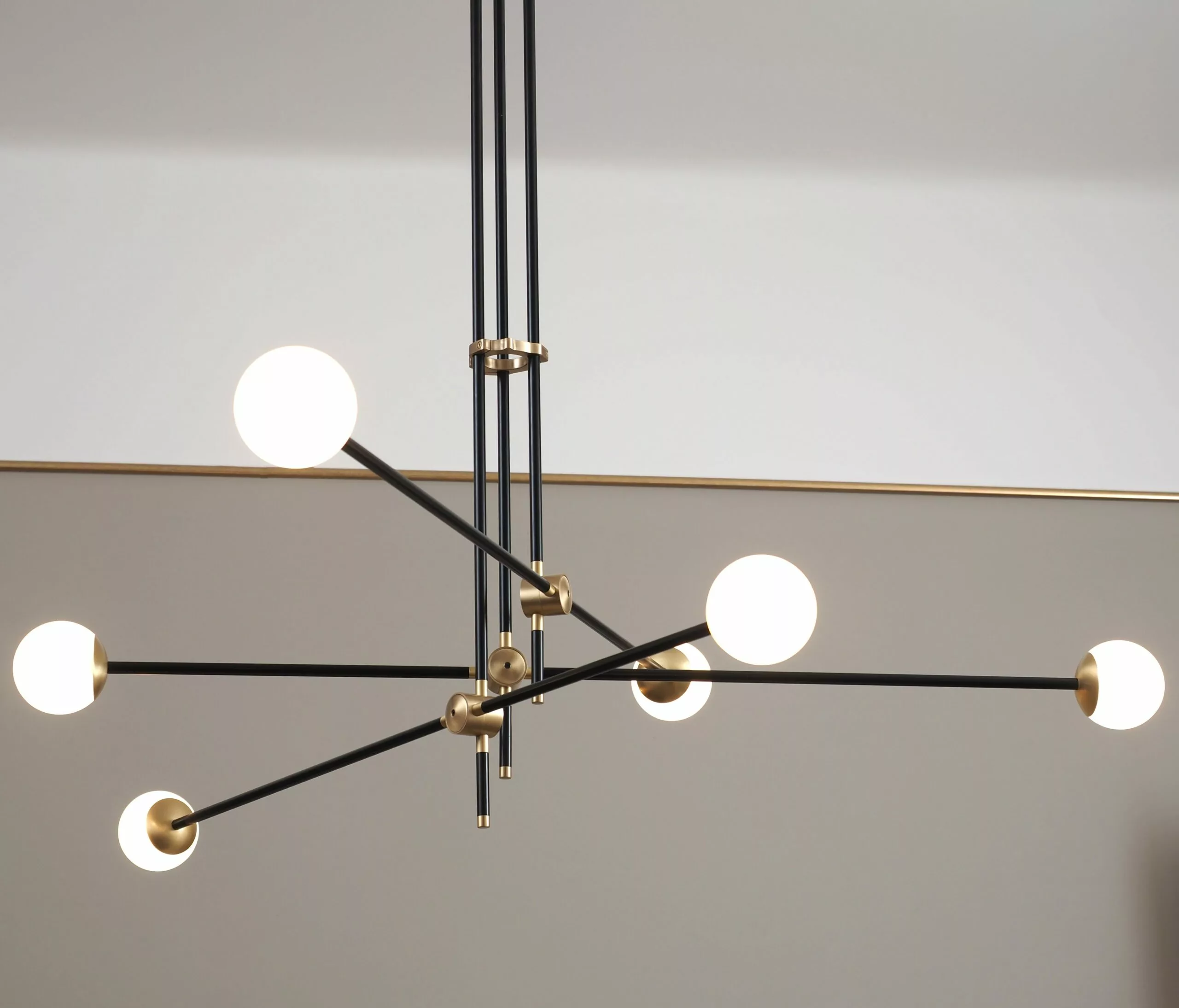 Suspension Bulluram SI-6 en laiton au design chic et élégant