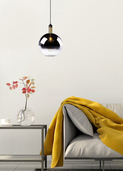 Suspension Cesar en verre fumé et laiton au design contemporain