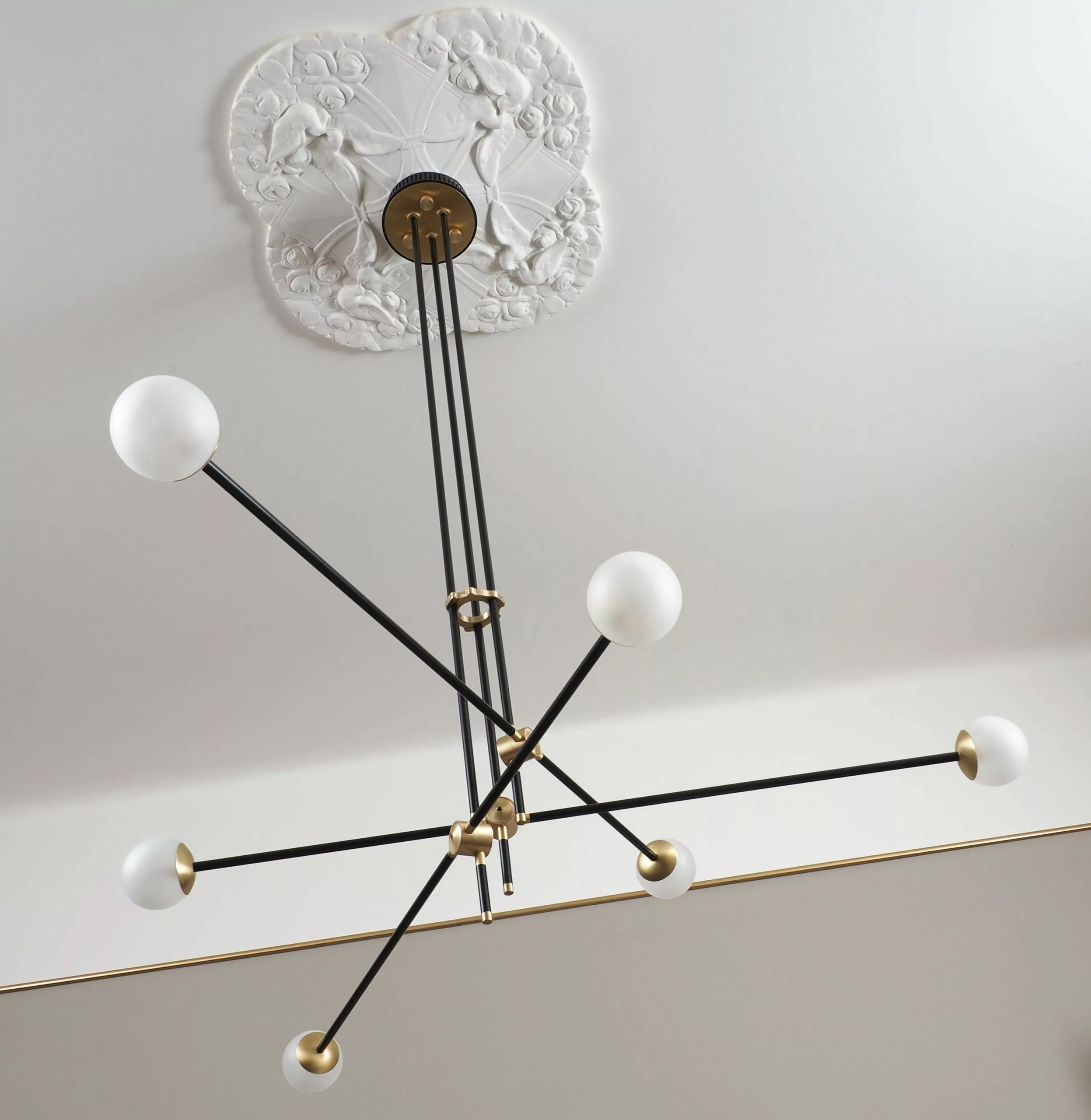 Suspension Bulluram SI-6 en laiton au design chic et élégant 