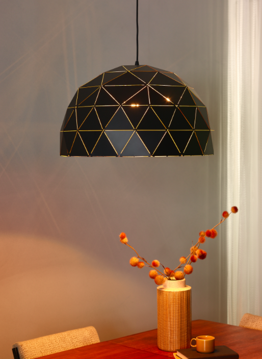 Suspension Ruban en metal au design industriel