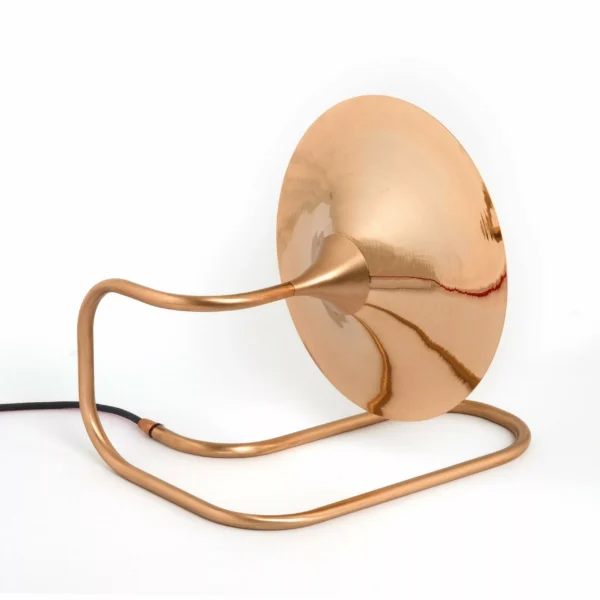Lampe à poser / Applique Turbaya en cuivre en forme de gramophone au design chic et élégant