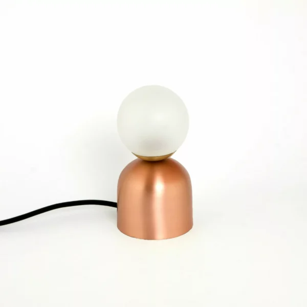 Lampe à poser design Bonbon en cuivre au design chic et élégant