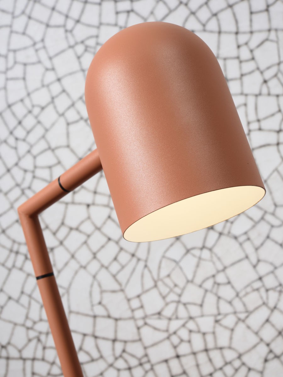 Lampe à poser Marseille en métal au design contemporain par It's About Romi Lampe à poser Marseille en métal au design contemporain par It's About Romi