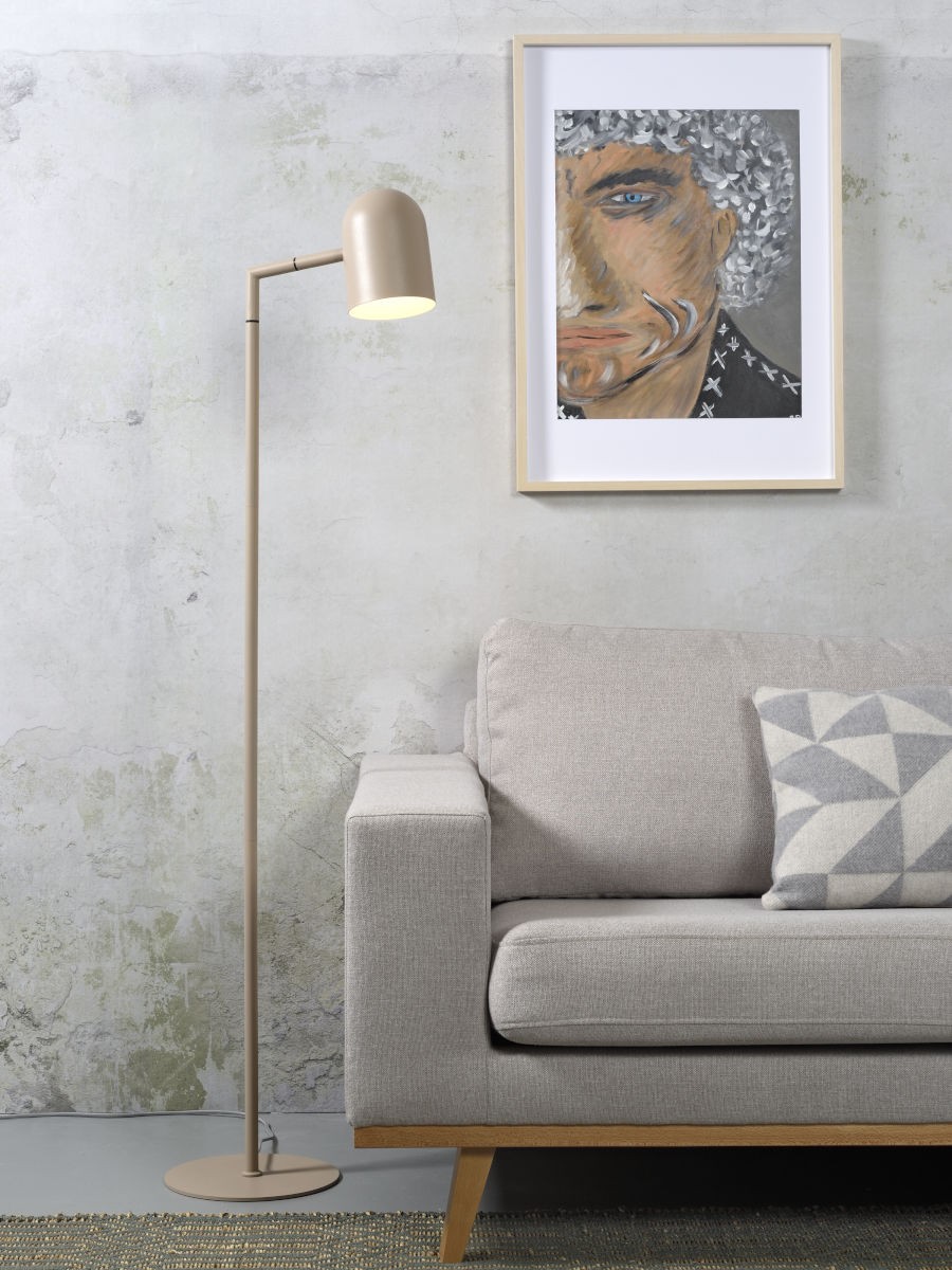 Lampadaire Marseille en métal au design contemporain par It's About Romi