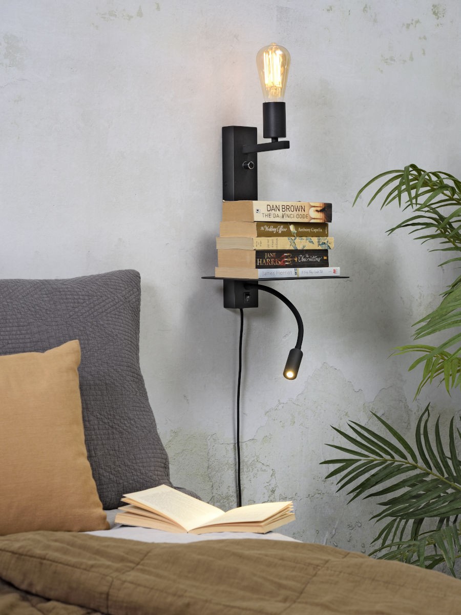 Applique murale étagère Florence avec chargeur USB et liseuse en métal au design naturel par It's About Romi Applique murale étagère Florence avec chargeur USB et liseuse en métal au design naturel par It's About Romi